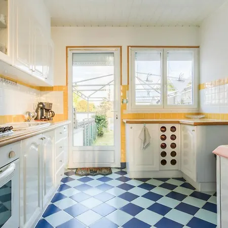 Holiday home Maison Jardin Terrasse Parking Gratuit Autour De La Maison Le Treport